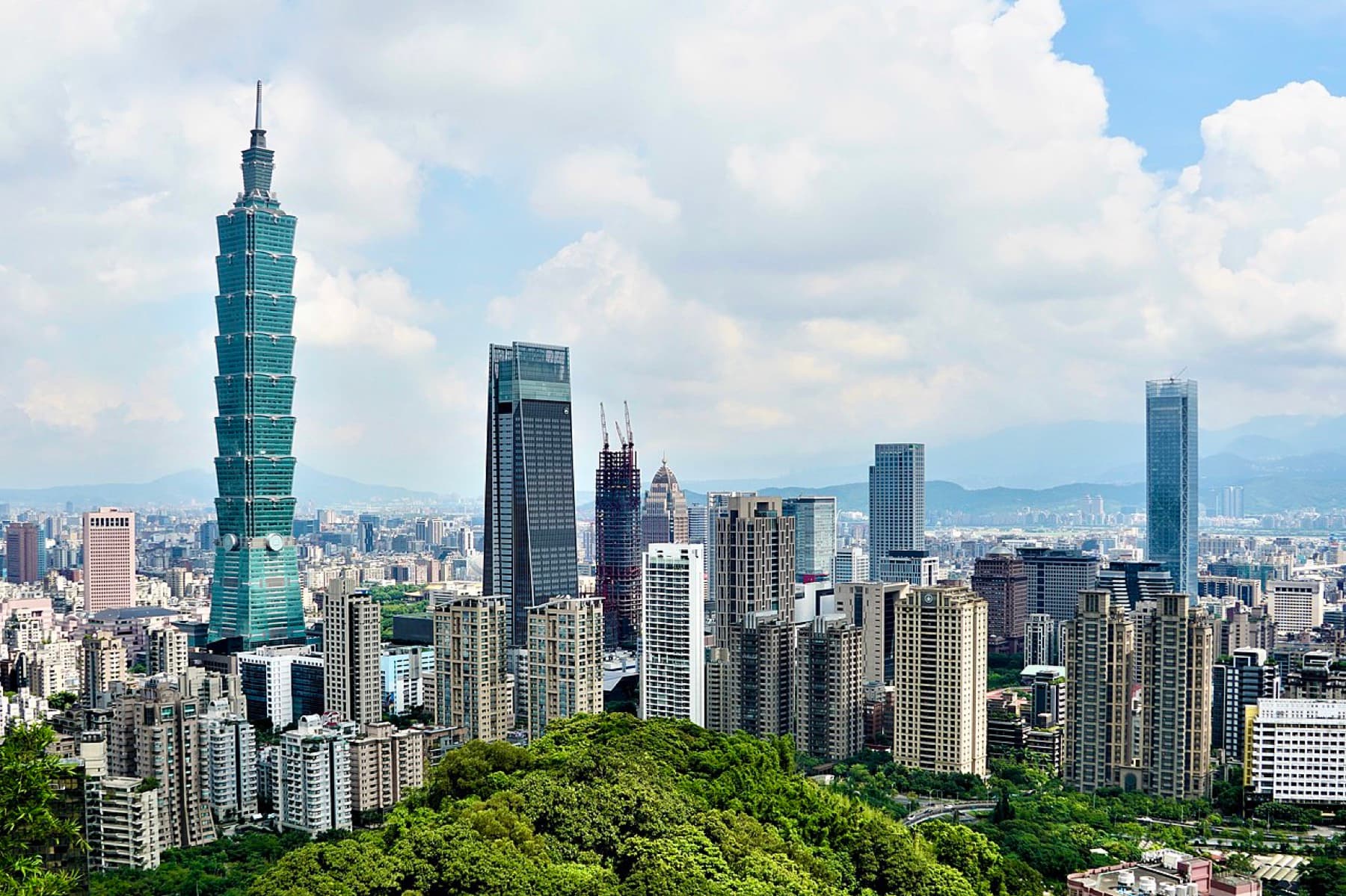 Taipei skyline with Taipei 101